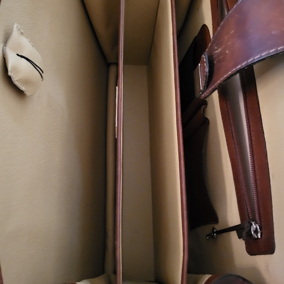 Leather briefcase - Picture 5 of 5